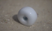 weiße opake Perle